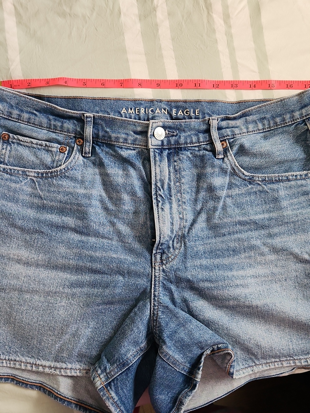 Womens American Eagle Jean Shorts Size 12 - Picture 3 of 10